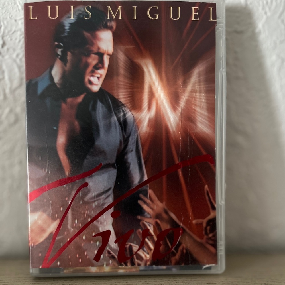 Vivo DVD - Black and Red